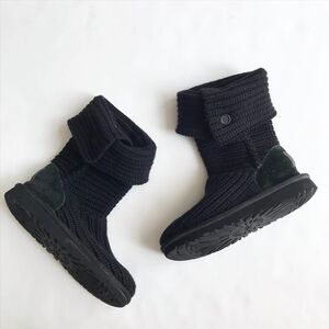 UGG Classic Cardy black knit boots EUC size 1 youth